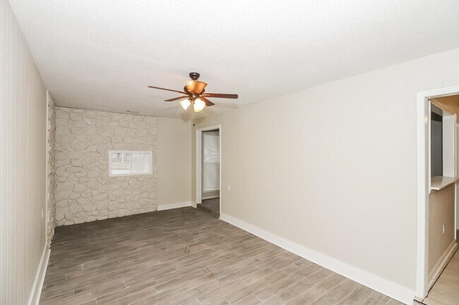 Building Photo - 5403 Clinchport Cir