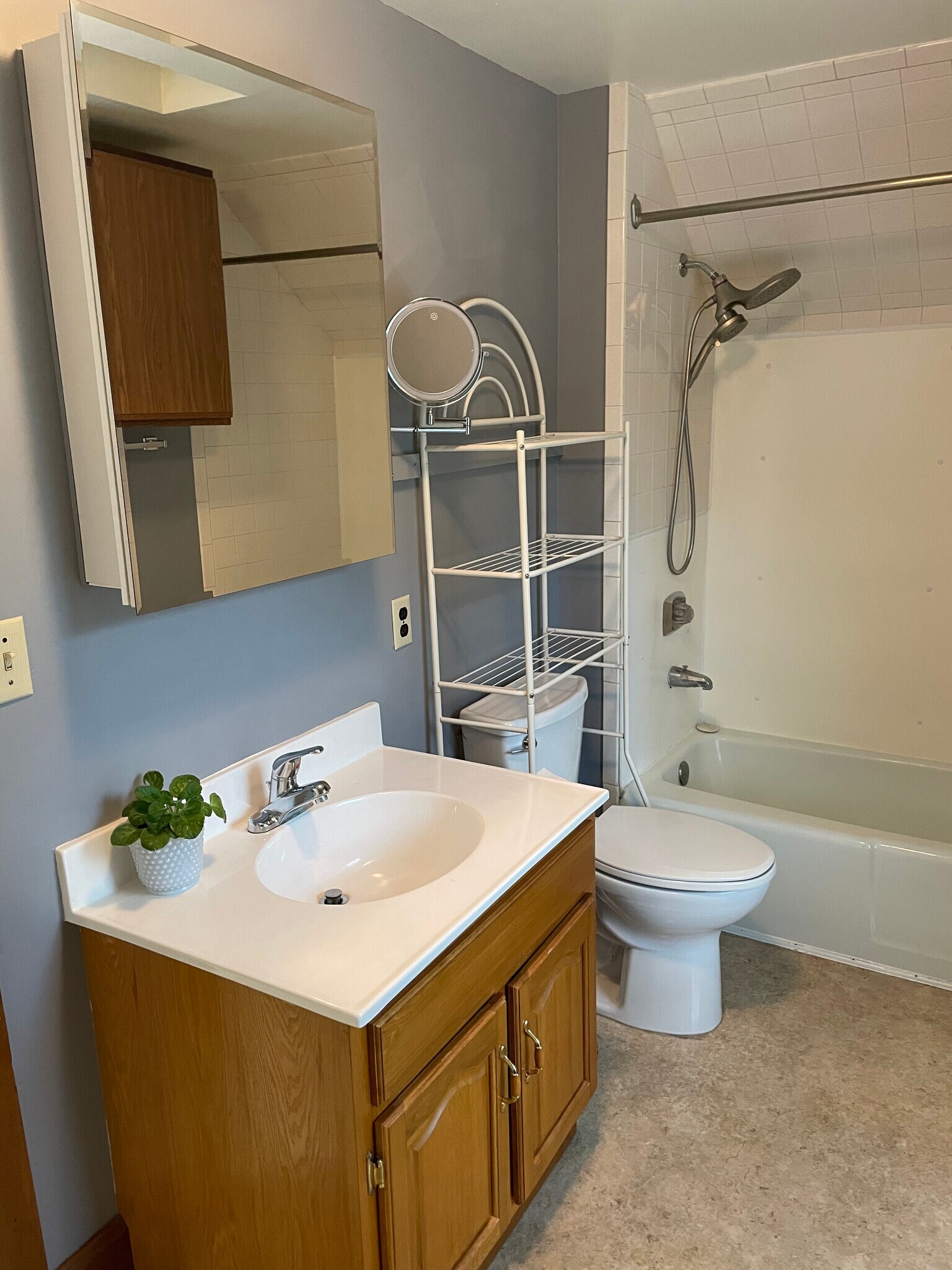 Bathroom - 17286 Hope Rd