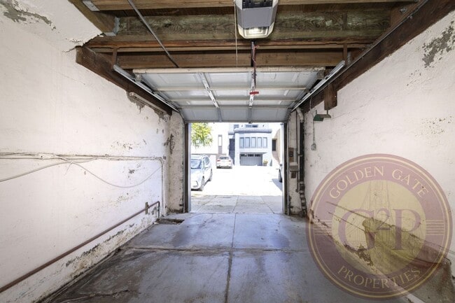 Building Photo - Potrero Hill - 3 BR, 2.5 BA House 1,388 Sq. Ft. - 3D Virtual Tour, Large Private Yard