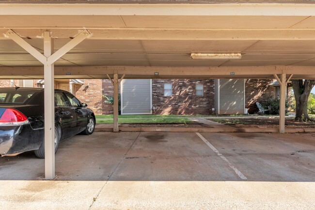 Building Photo - 11409 Springhollow Rd