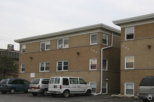 Building Photo - 100-104 N 13th Ave