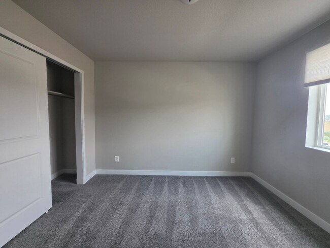 Building Photo - 10429 Luneth Dr