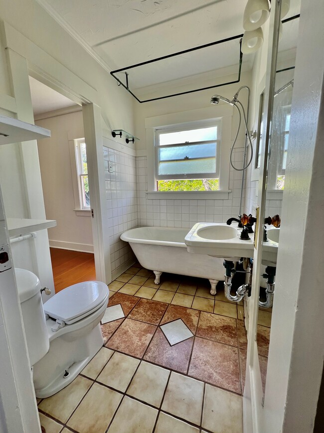 Bathroom - 1211 Vienna Way