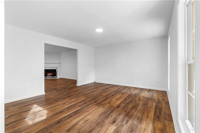 Building Photo - 80 Castle Ct