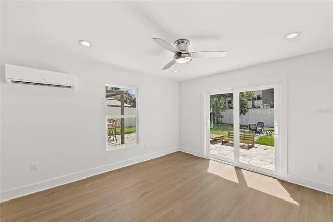 Building Photo - 4714 W Oakellar Ave