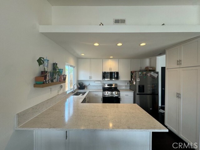 Building Photo - 31861 Vineyard Ave