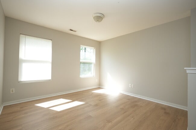 Primary Photo - Updated 3 Beds 2.5 Baths Home in Farm Pond
