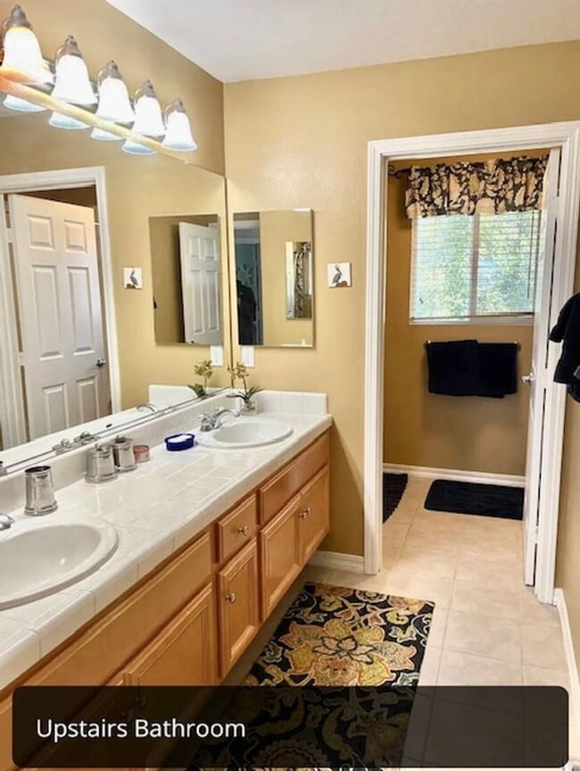 Building Photo - Stunning 4 Bed/2.5 Bath Home in highly desirable Spanish Oaks Neighborhood