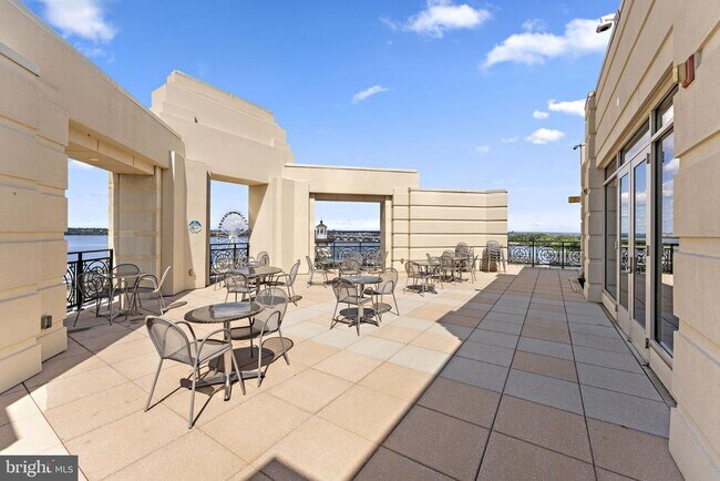 Building Photo - 155 Potomac Passage
