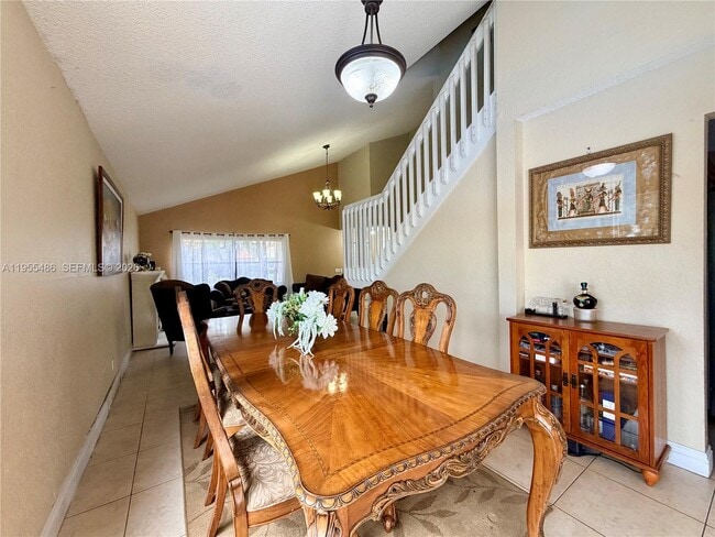 Building Photo - 2865 Begonia Way