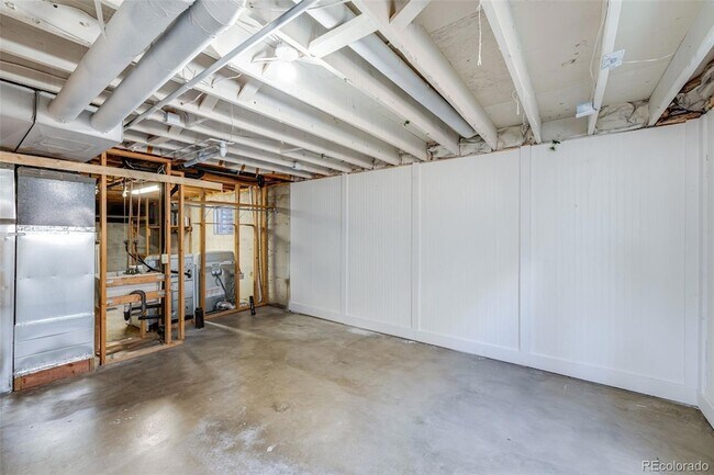 Building Photo - 2573 S Rifle St