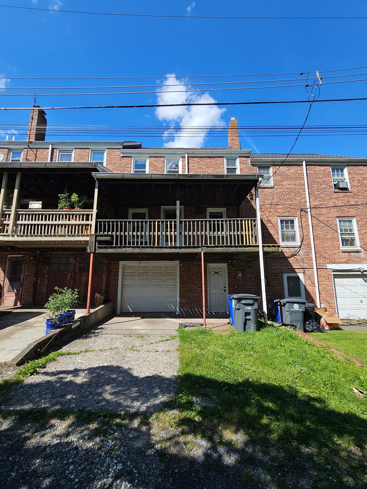 Building Photo - 298 Diamond St