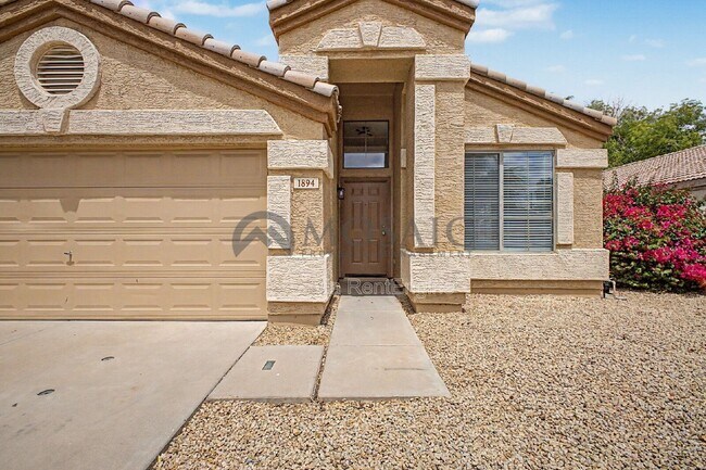 Building Photo - 1894 E Palomino Dr