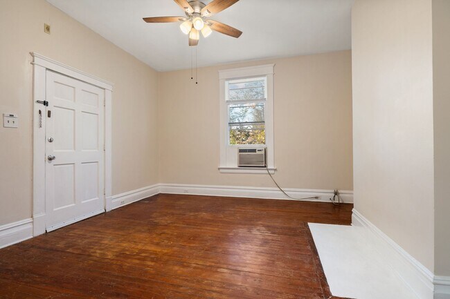 Building Photo - 1113 Camden Ave