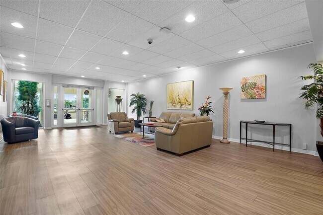 Building Photo - 7560 Bay Island Dr S