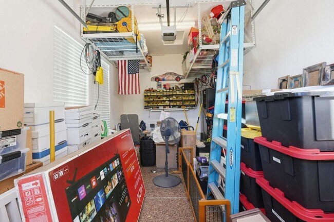 Building Photo - 10702 E Lumiere Ave