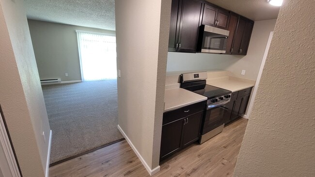 Building Photo - Duplex 12006