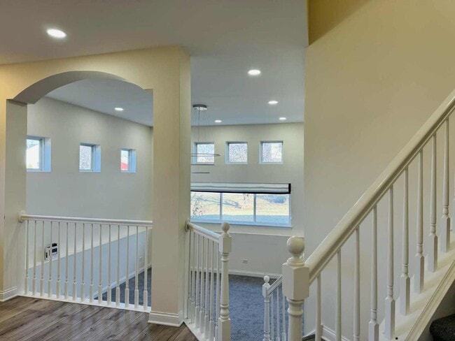 Building Photo - 425 Claire Ave