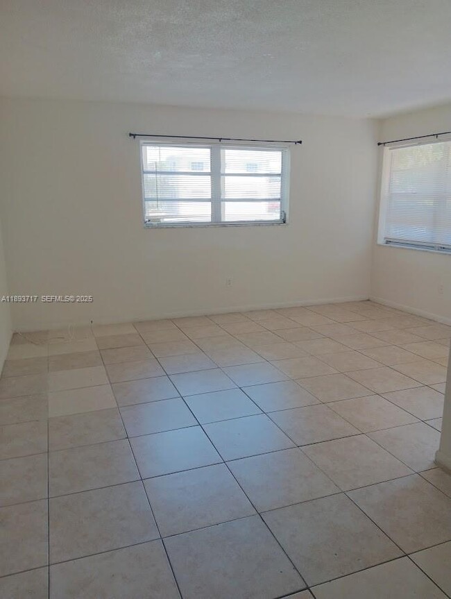 Building Photo - 1826 Cleveland St