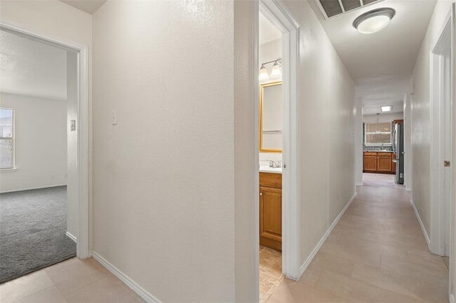 Building Photo - 3945 Eagles Nest St