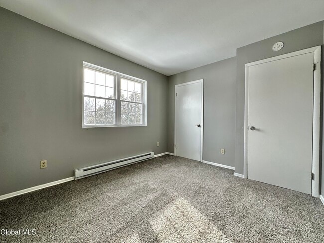 Building Photo - 31 Suncrest Dr