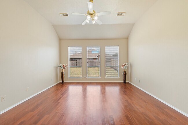 Building Photo - 7218 Broadelm Dr