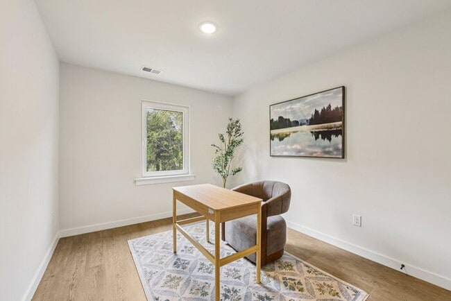 Building Photo - Brand-New Luxury Townhomes – 1st Month Fre...