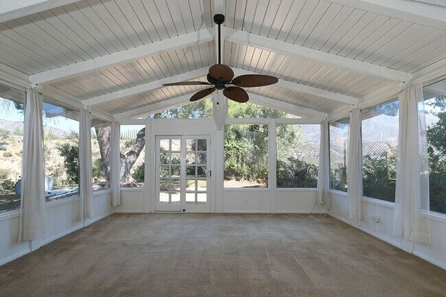 Building Photo - 279 Starlight Crest Dr