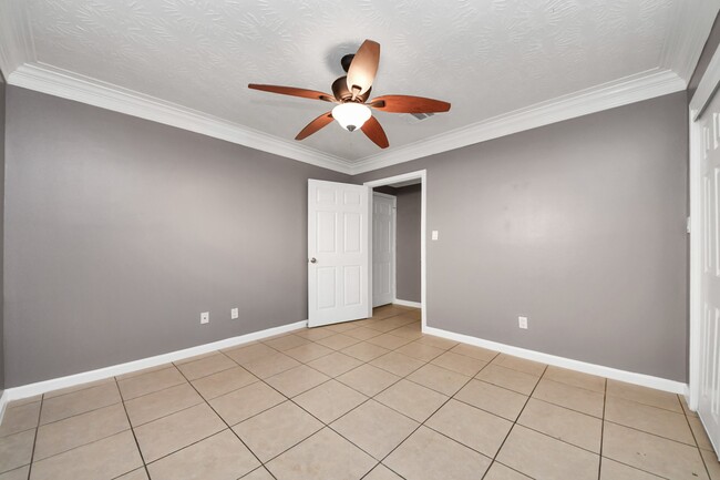 Building Photo - 4402 Ludwig Ln
