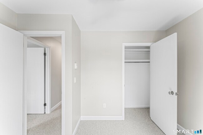 Building Photo - 24 Glenwood Ave