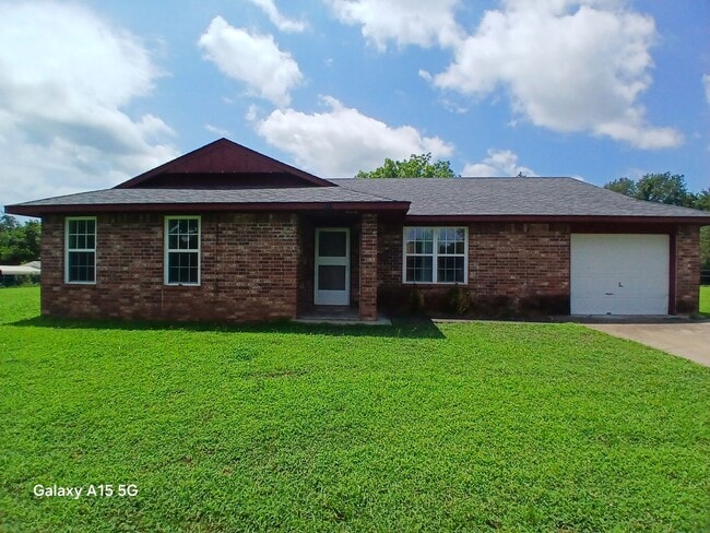 Primary Photo - 3 Bedroom 2 bath