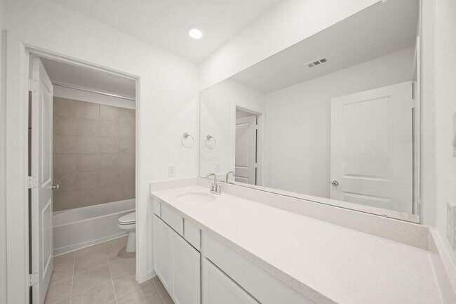 Building Photo - 9630 Poinsettia Hvn Ln