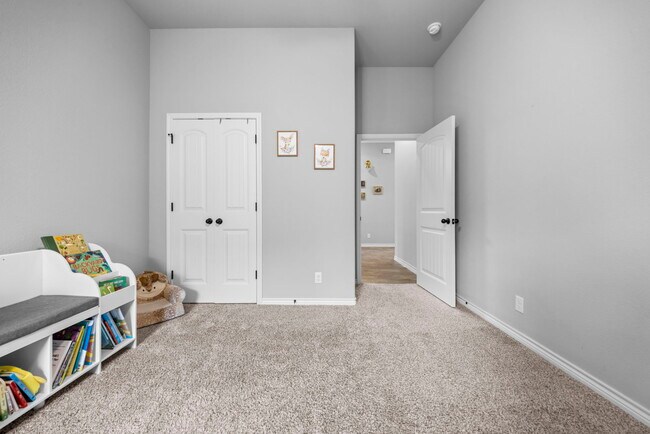 Building Photo - 2635 Settlers Oak Dr