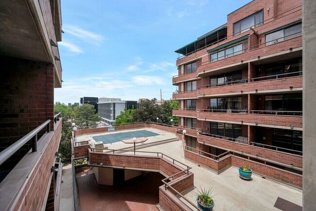 Building Photo - Modern Downtown Condo with Secure Access at Arlington Place