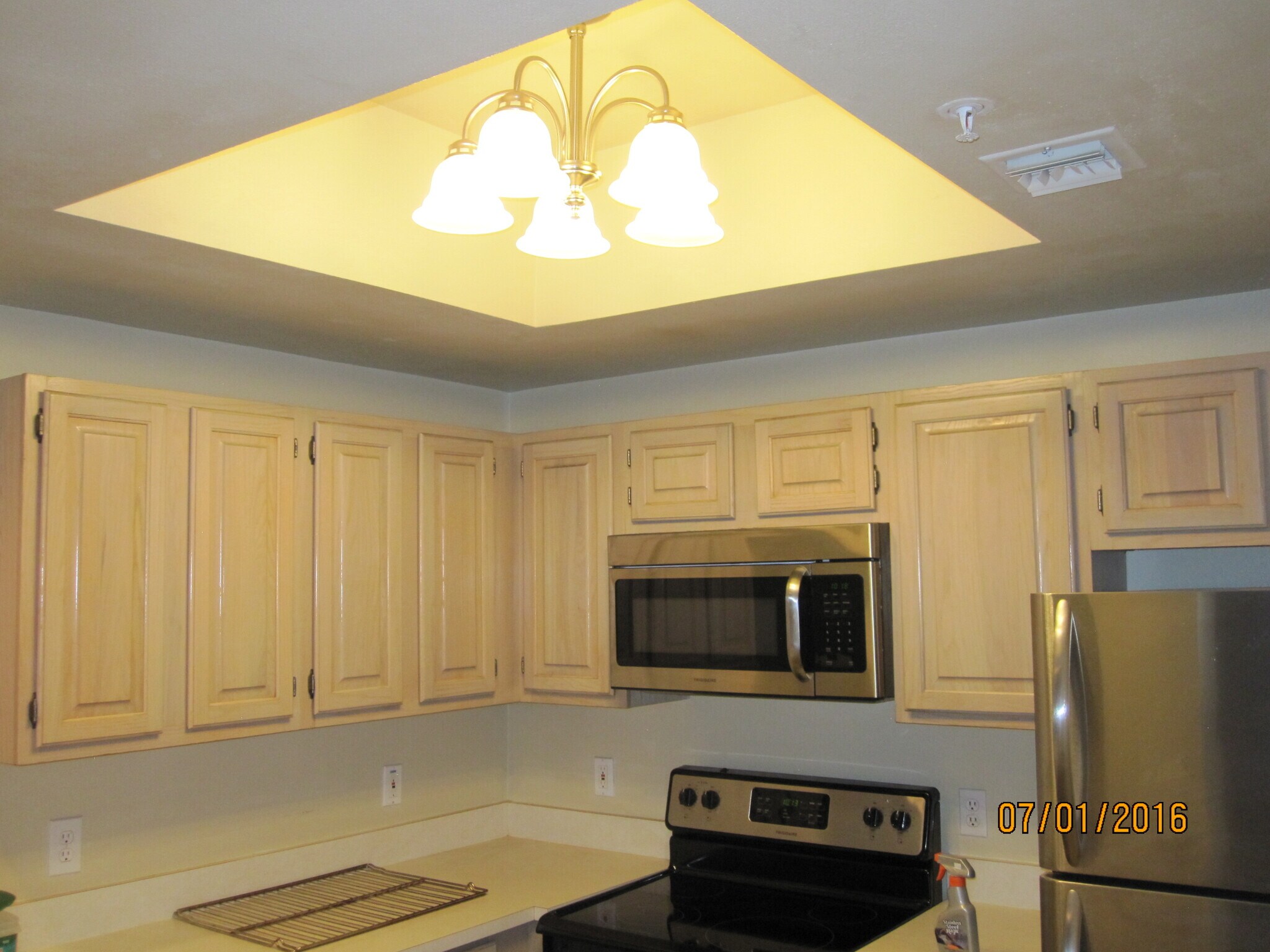Stainless kitchen appliances - 900 Bitner Rd