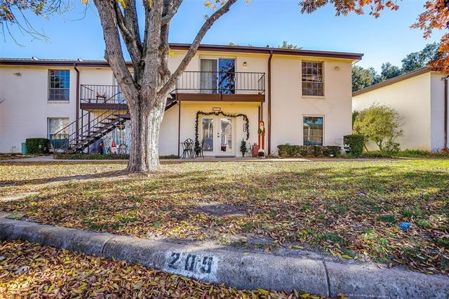 Building Photo - 4006 Ridglea Country Club Dr