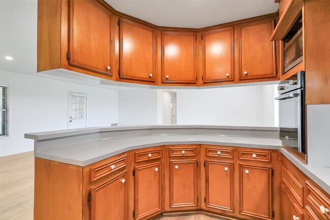 Building Photo - 3605 Longherridge Dr