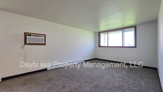 Building Photo - 2408 3rd Ave N