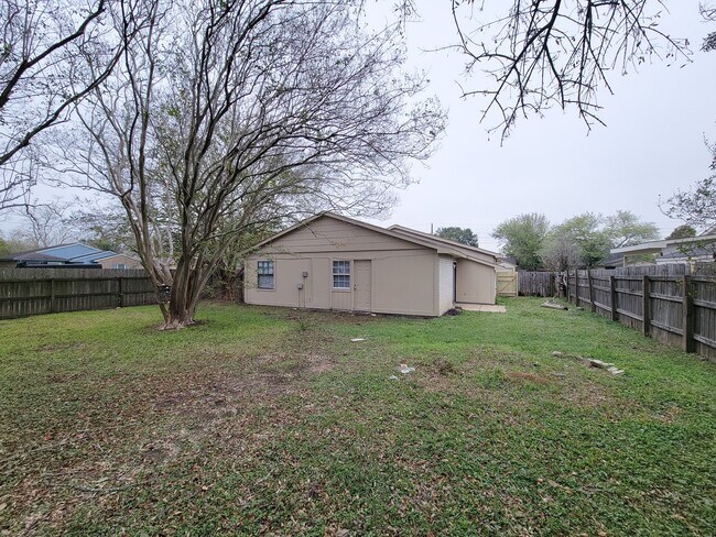 Building Photo - NICE 3 BEDROOM 1 BATH LEASE HOME IN RANCH COUNTRY HOCKLEY, TEXAS