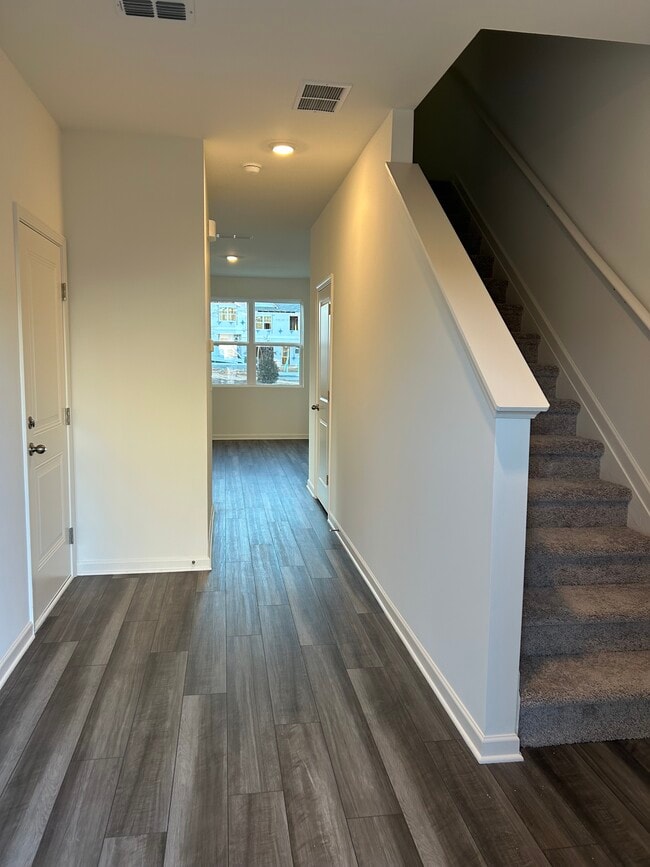 Building Photo - 69 Rydal Wy