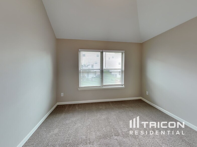 Building Photo - 4450 Prather Son Dr