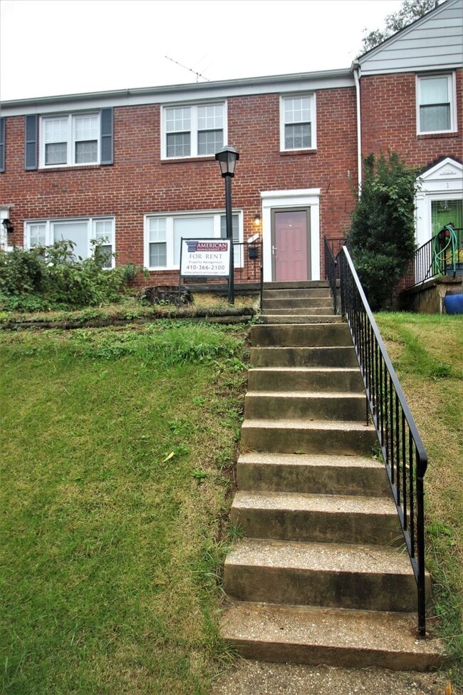 Building Photo - Lovely Towson 3bd/2ba Rowhome w/ CAC & W/D...