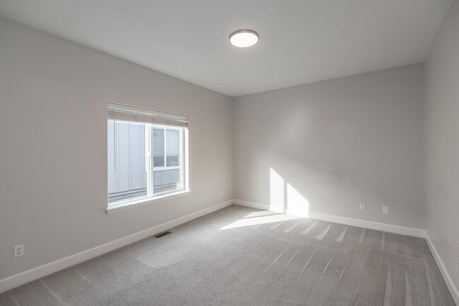 Building Photo - 20688 White Dove Ln