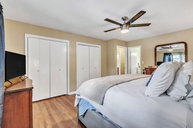 Building Photo - 87 Briarview Cir