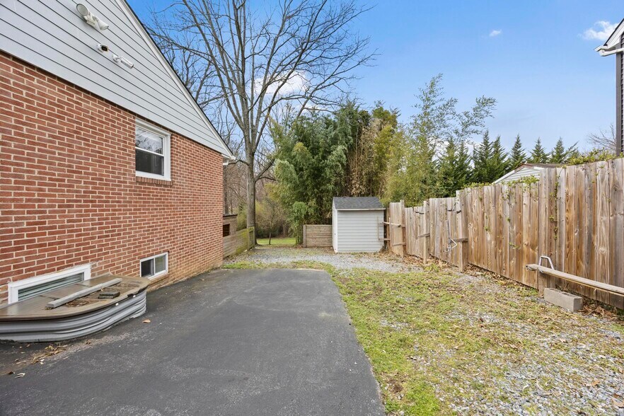 Building Photo - 8312 Savage Guilford Rd