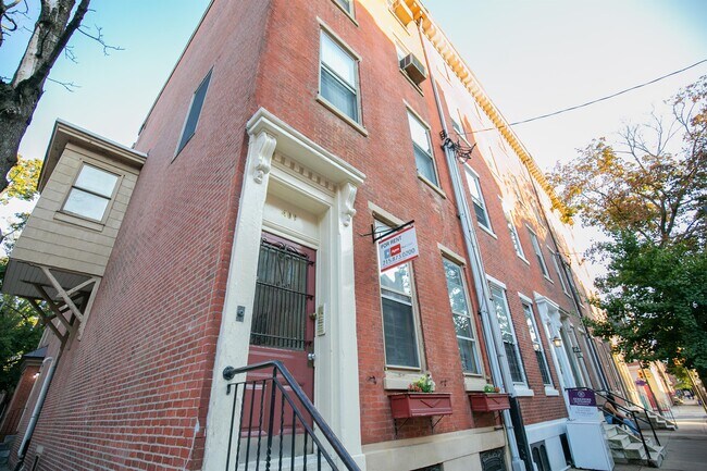 Building Photo - 409 S 9th St