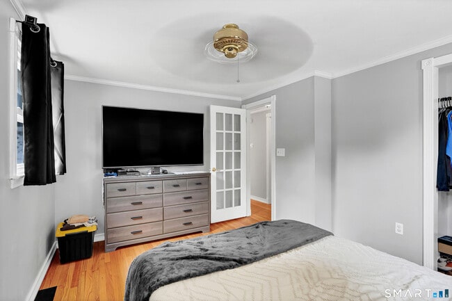 Building Photo - 75 Glenwood Dr