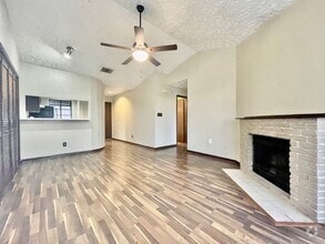 Building Photo - Gorgeous Condo, 2 Bedrooms/2 Balconies/2 B...