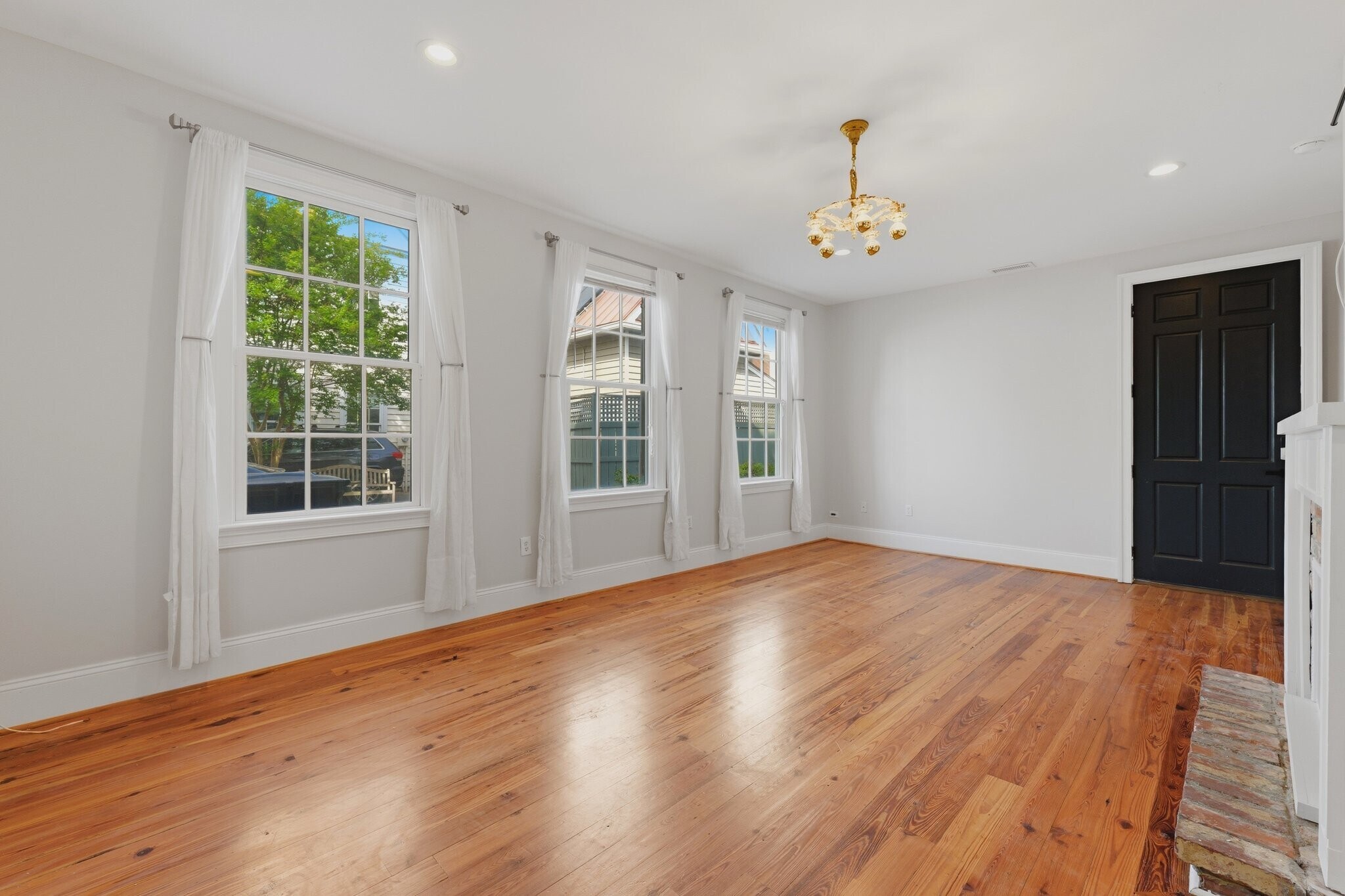 Building Photo - 9 Bogard St