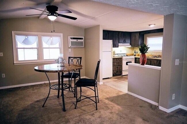 Building Photo - 814 Elkan Dr